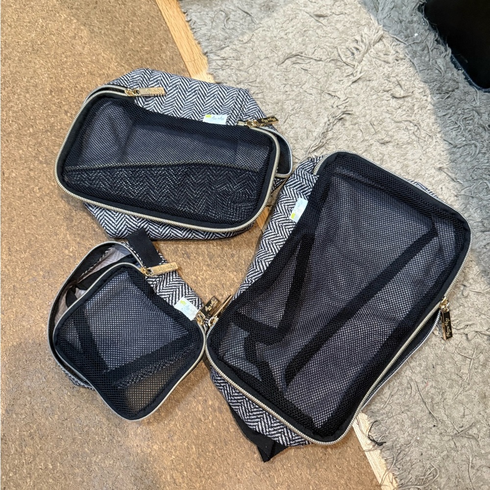 Itzy Ritzy Herringbone Travel Organizer Set - Black and Gray